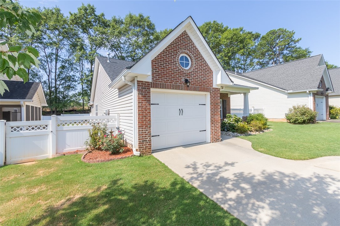 114 Abigail Lane Anderson, SC 29621 - Photo 3 of 33 Gallery Image 3
