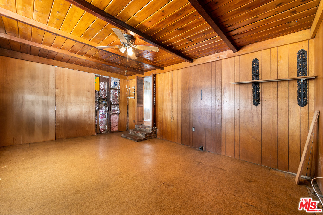 9325 Foster Road Downey, CA 90242 - Photo 18 of 25 Gallery Image 18