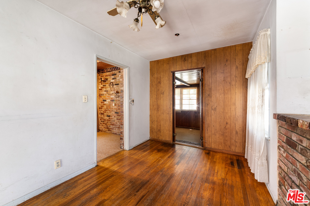 9325 Foster Road Downey, CA 90242 - Photo 21 of 25 Gallery Image 21