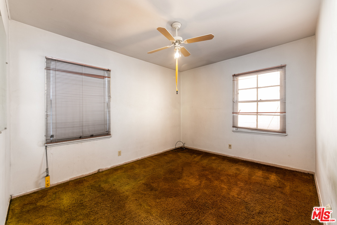 9325 Foster Road Downey, CA 90242 - Photo 8 of 25 Gallery Image 8