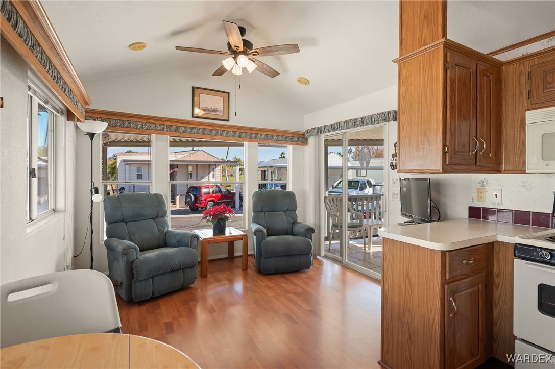 2000 Ramar Road, Unit 34 Bullhead City, AZ 86442 - Photo 12 of 79 Kitchen