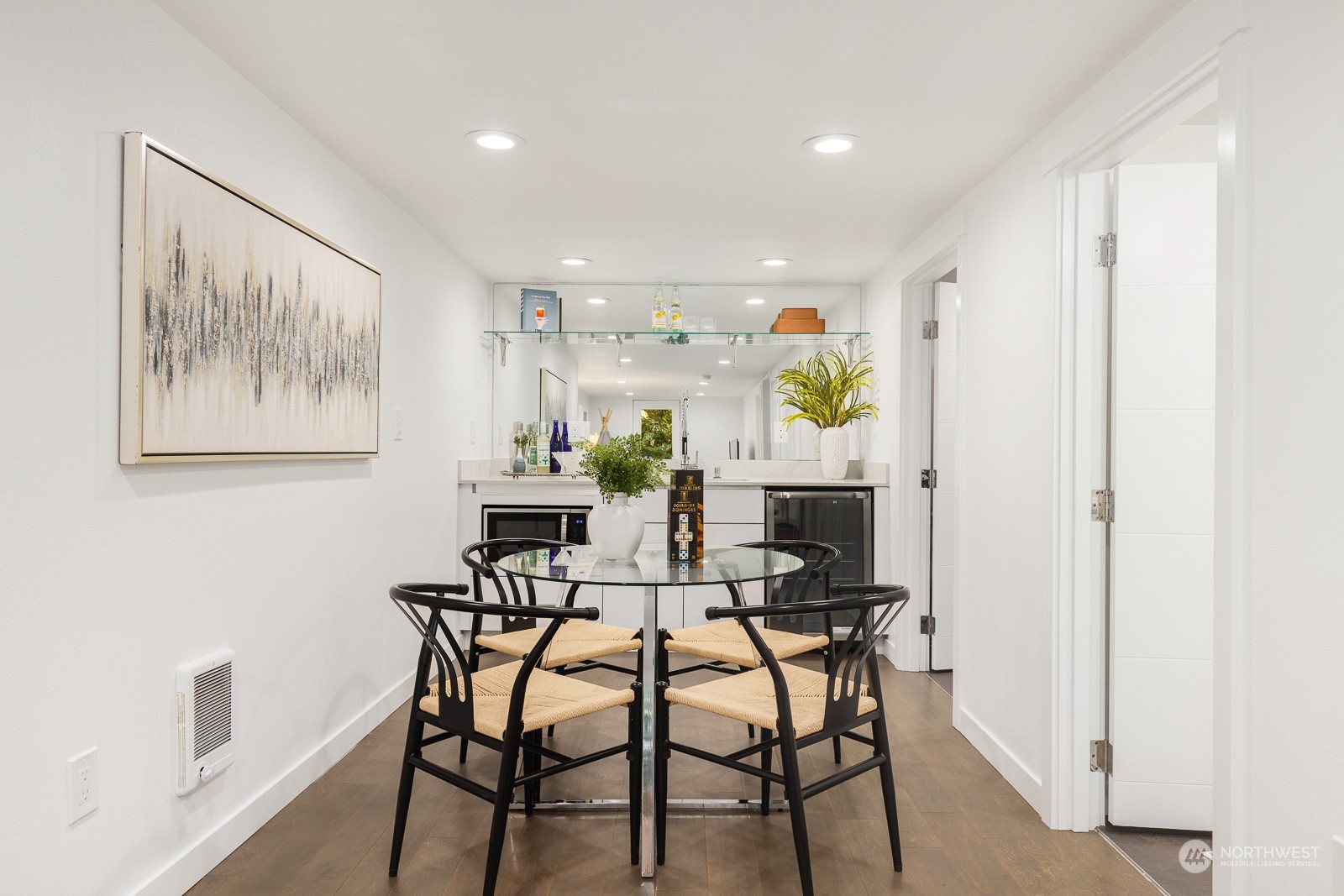 8030 Meridian Avenue North Seattle, WA 98103 - Photo 29 of 40 Gallery Image 29