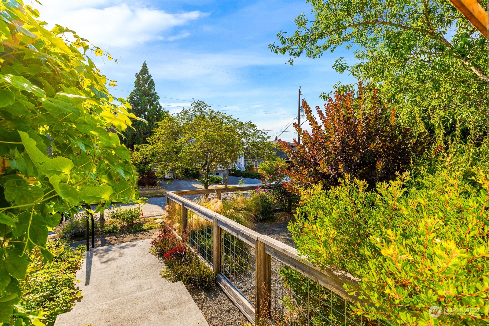 8030 Meridian Avenue North Seattle, WA 98103 - Photo 38 of 40 Gallery Image 38
