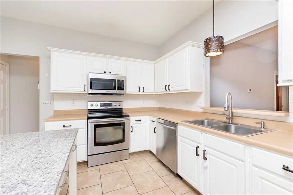 12273 Rambling Road Fishers, IN 46037 - Photo 3 of 22 Gallery Image 3