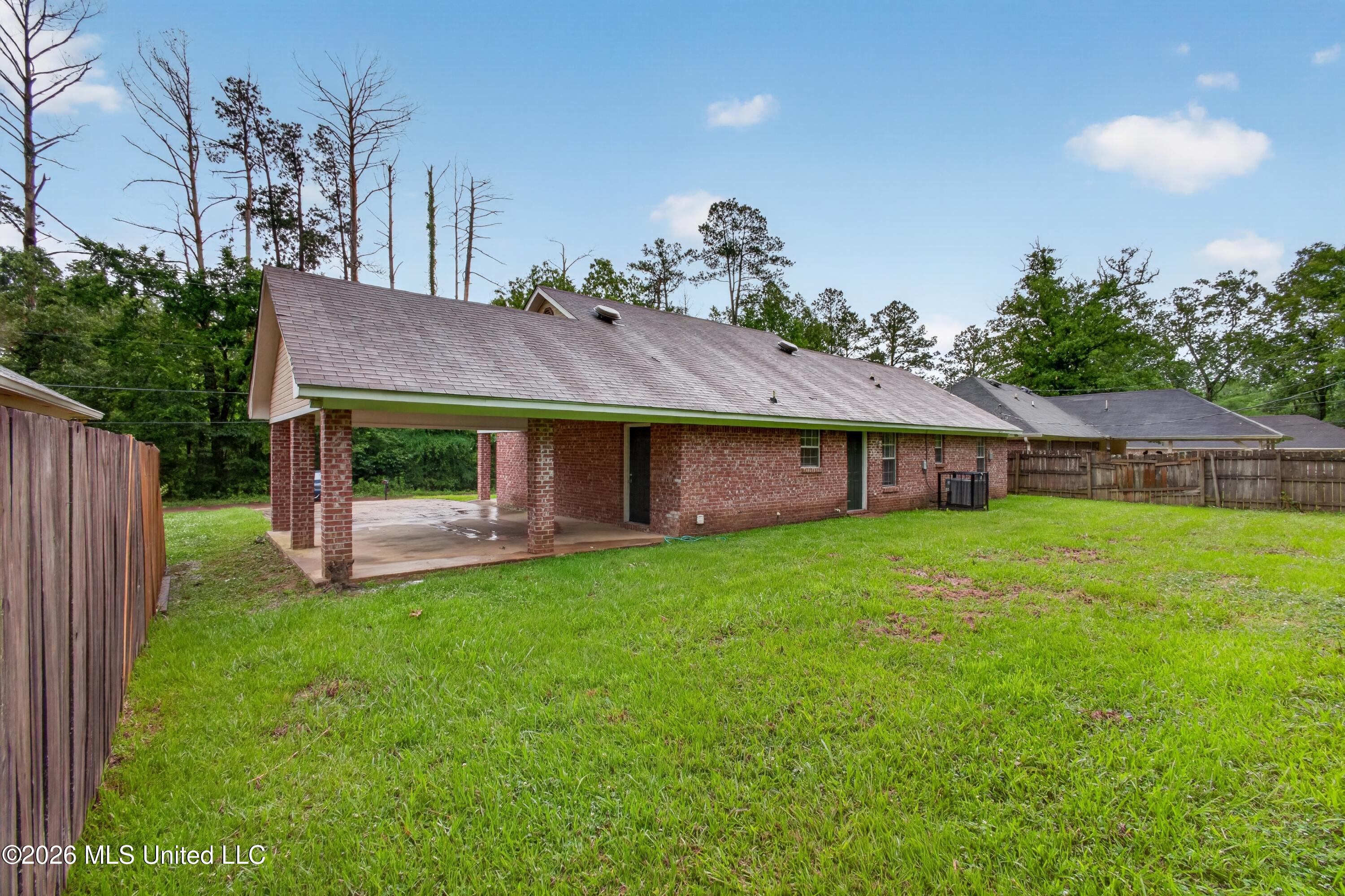 4003 West Lake Road Jackson, MS 39212 - Photo 4 of 38 04_4003_W_Lake_Rd-Exterior-5540