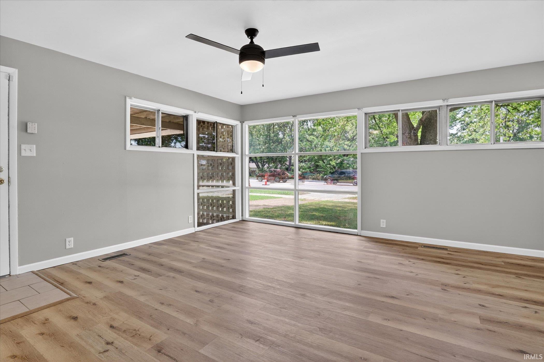1403 East Ireland Road South Bend, IN 46614 - Photo 3 of 28