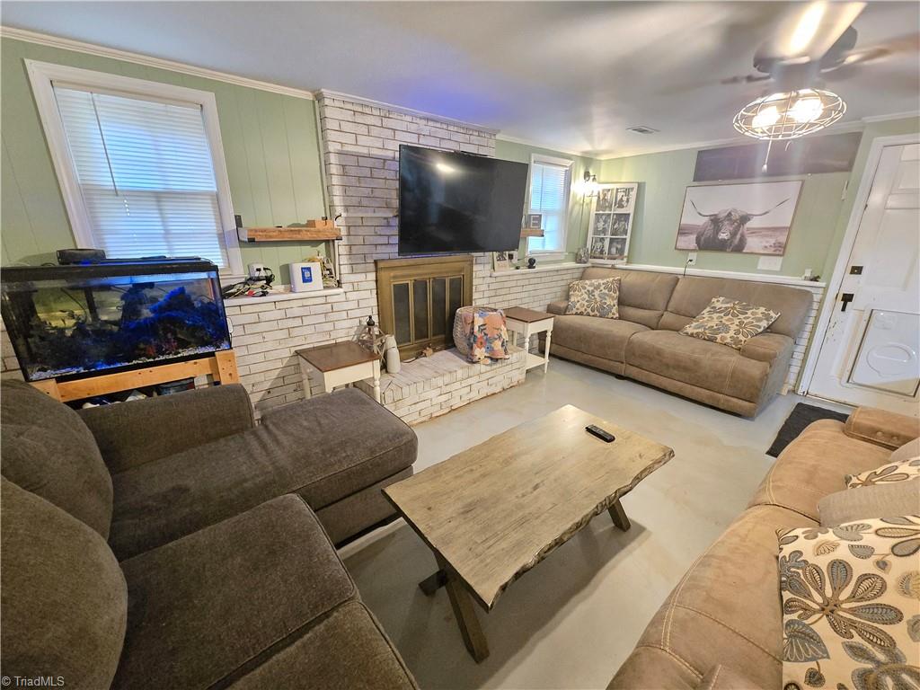 706 Townbranch Road Graham, NC 27253 - Photo 4 of 30