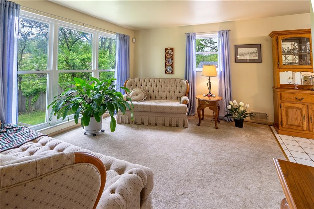 571 Miller Road West Mifflin, PA 15122 - Photo 3 of 38 Gallery Image 3