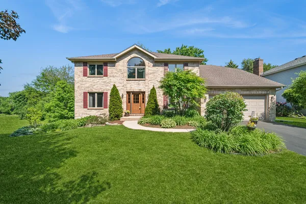 $789,000 | 5S435 Arlington Avenue, Lisle, IL 60532