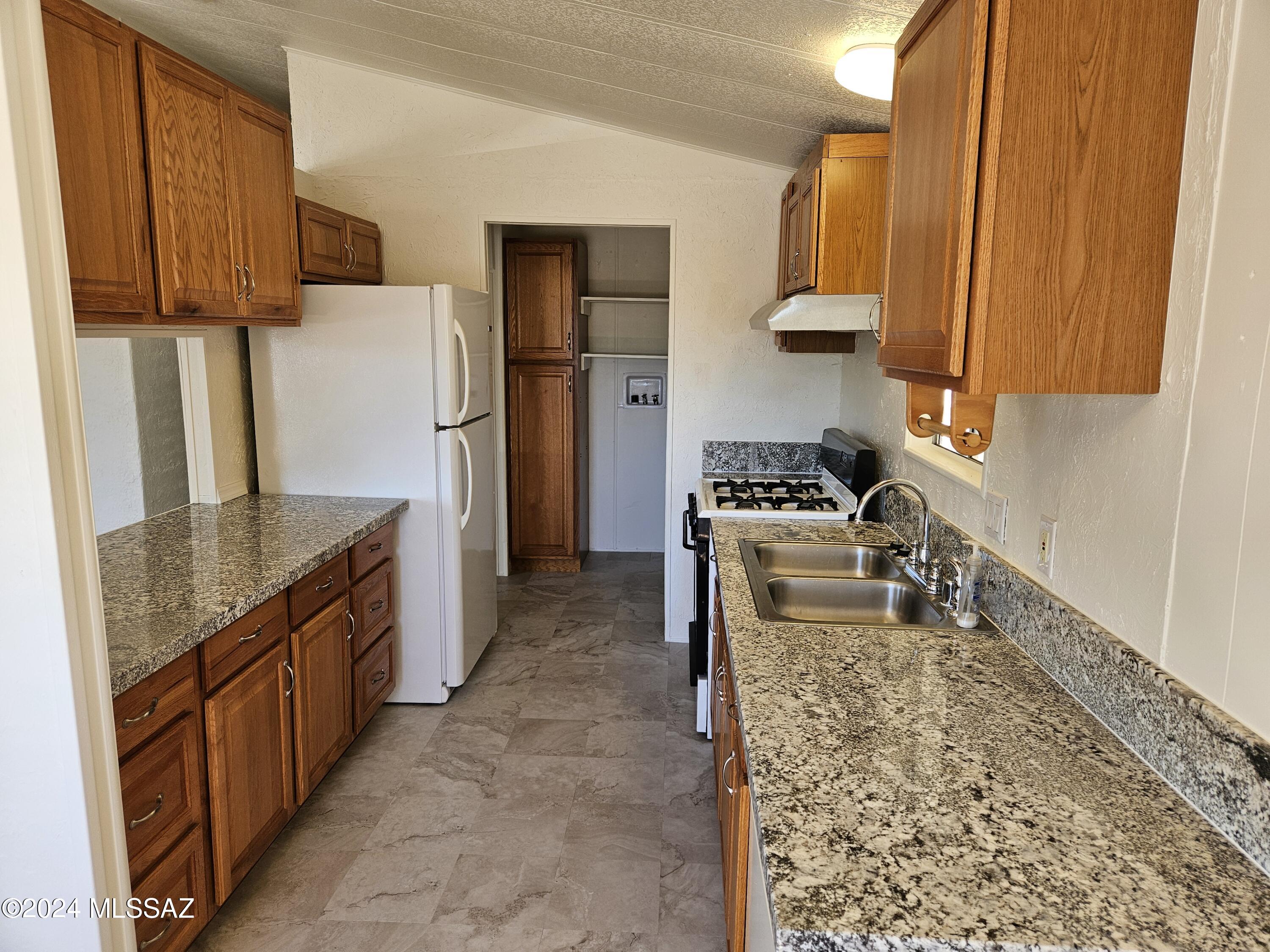 3180 West Rice Road Benson, AZ 85602 - Photo 8 of 26