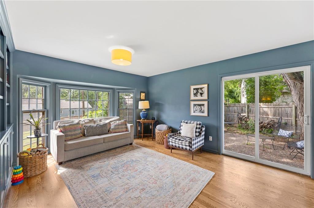 9718 Belinder Road Leawood, KS 66206 - Photo 8 of 23