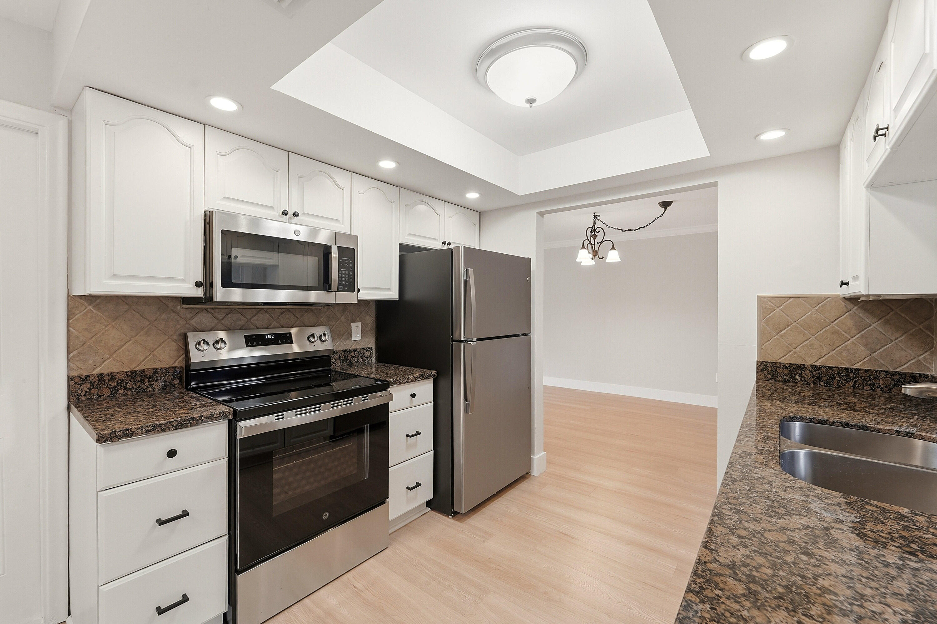22267 Southwest 57th Avenue Boca Raton, FL 33428 - Photo 8 of 49 13_kitchen