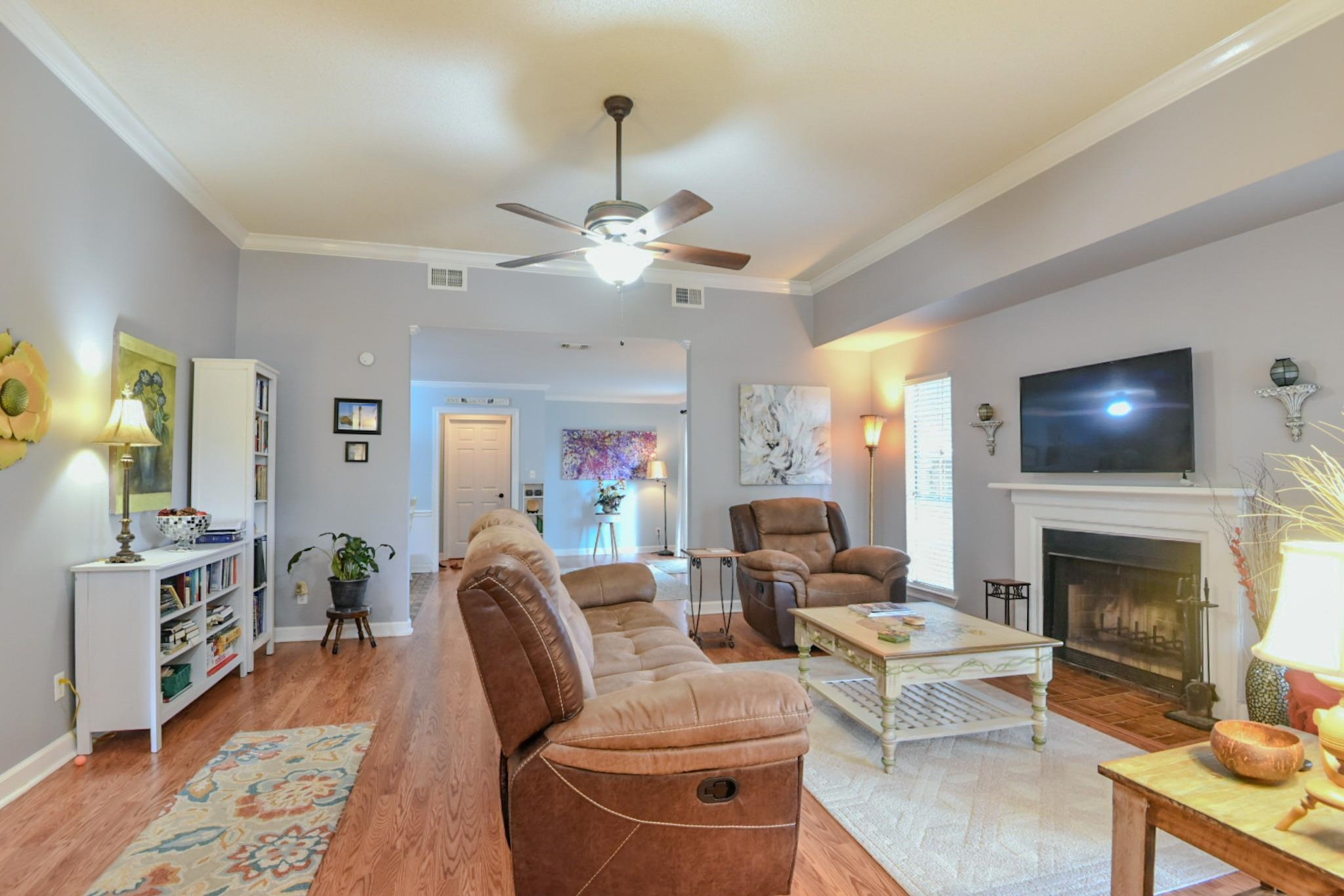 130 Ridgewood Drive Daphne, AL 36526 - Photo 7 of 34 Living Room