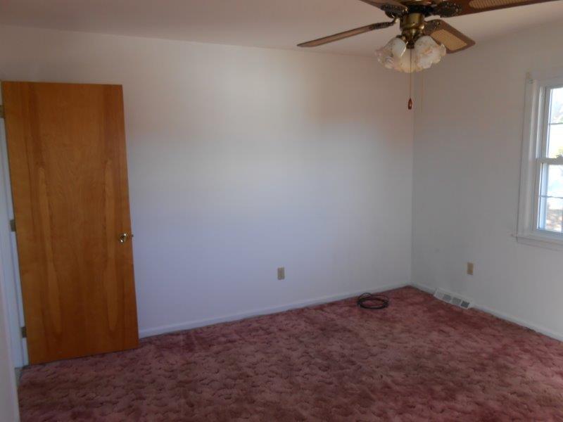 5839 Plantation Road Roanoke, VA 24019 - Photo 16 of 32 bedroom 1 (1)