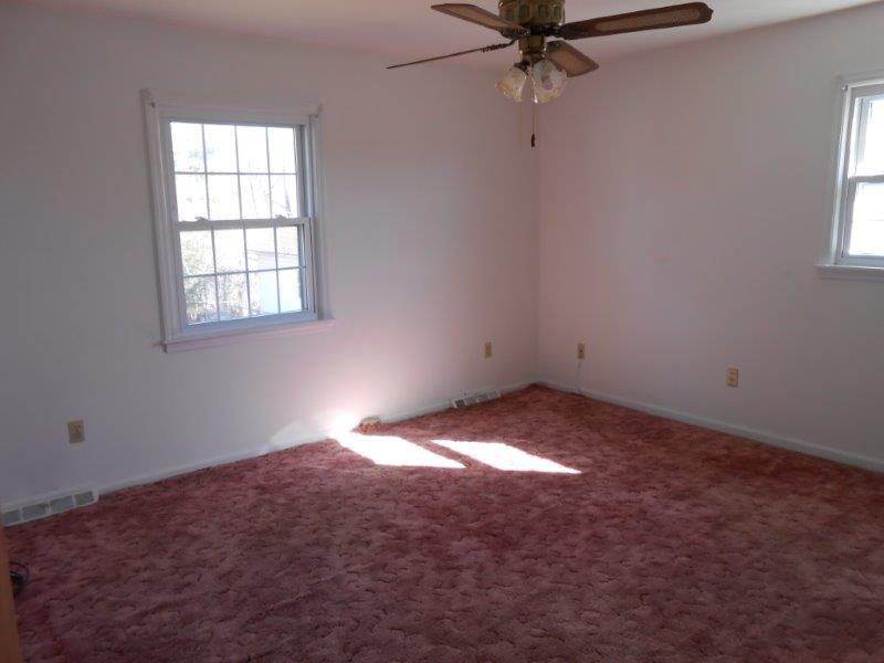 5839 Plantation Road Roanoke, VA 24019 - Photo 8 of 32 bedroom 1 (2)