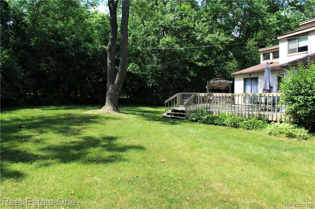 28693 Salem Road Farmington, MI 48334 - Photo 30 of 35