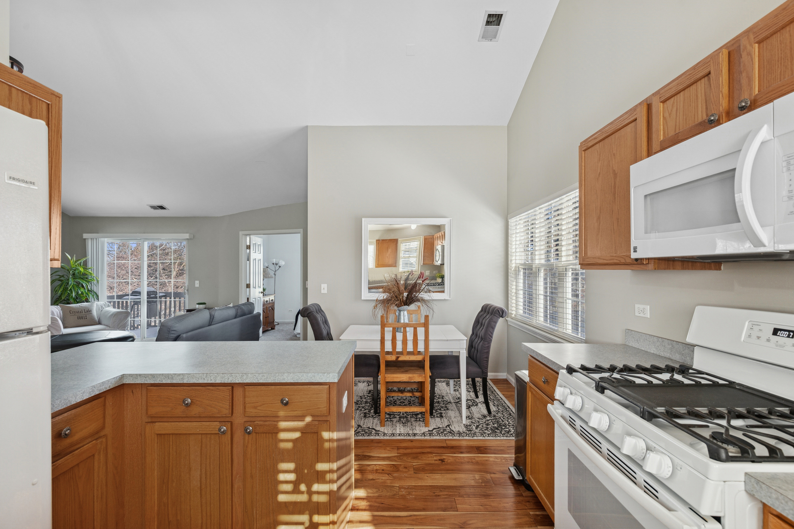 382 Crystal Ridge Drive, Unit 382 Crystal Lake, IL 60012 - Photo 12 of 20