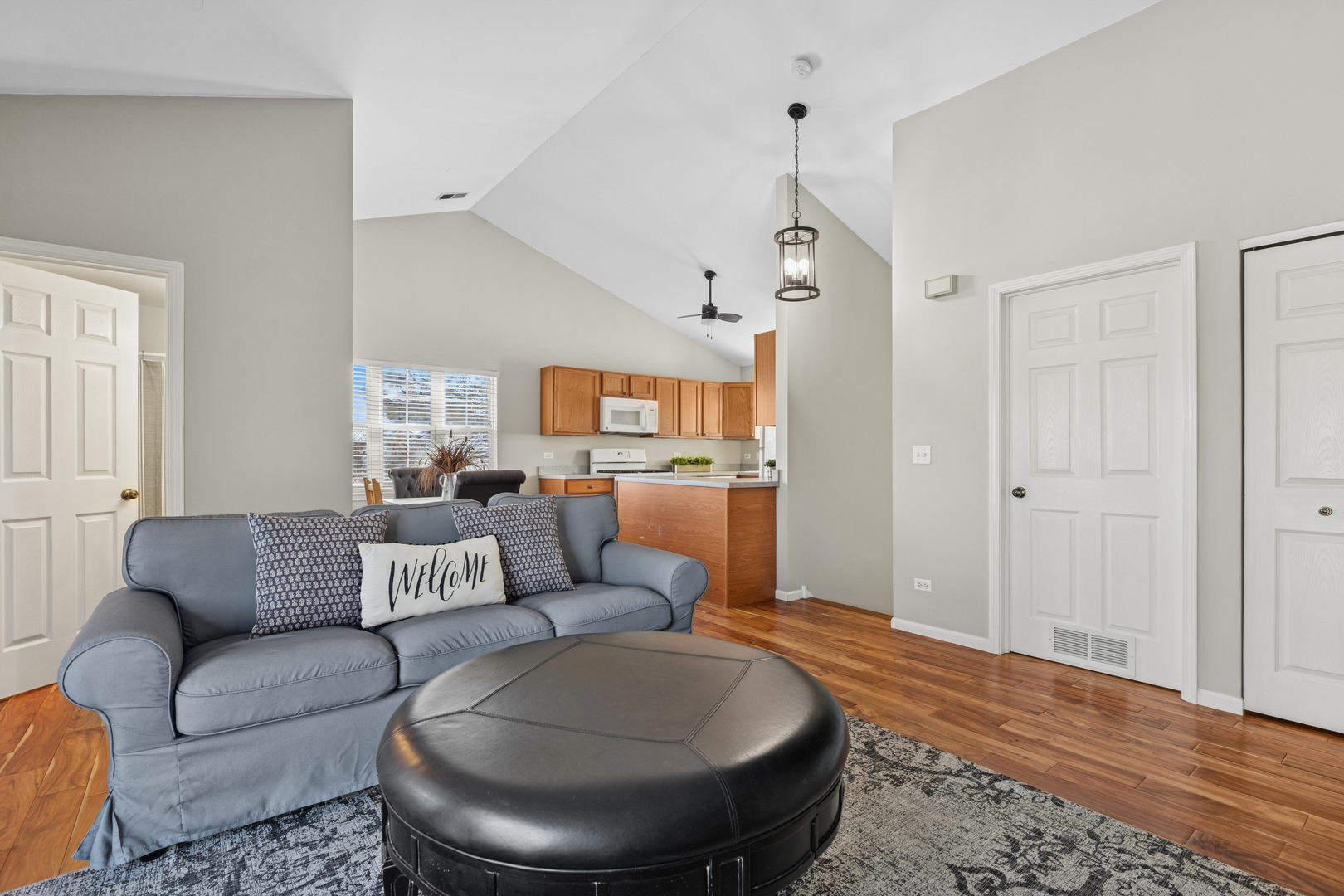 382 Crystal Ridge Drive, Unit 382 Crystal Lake, IL 60012 - Photo 5 of 20