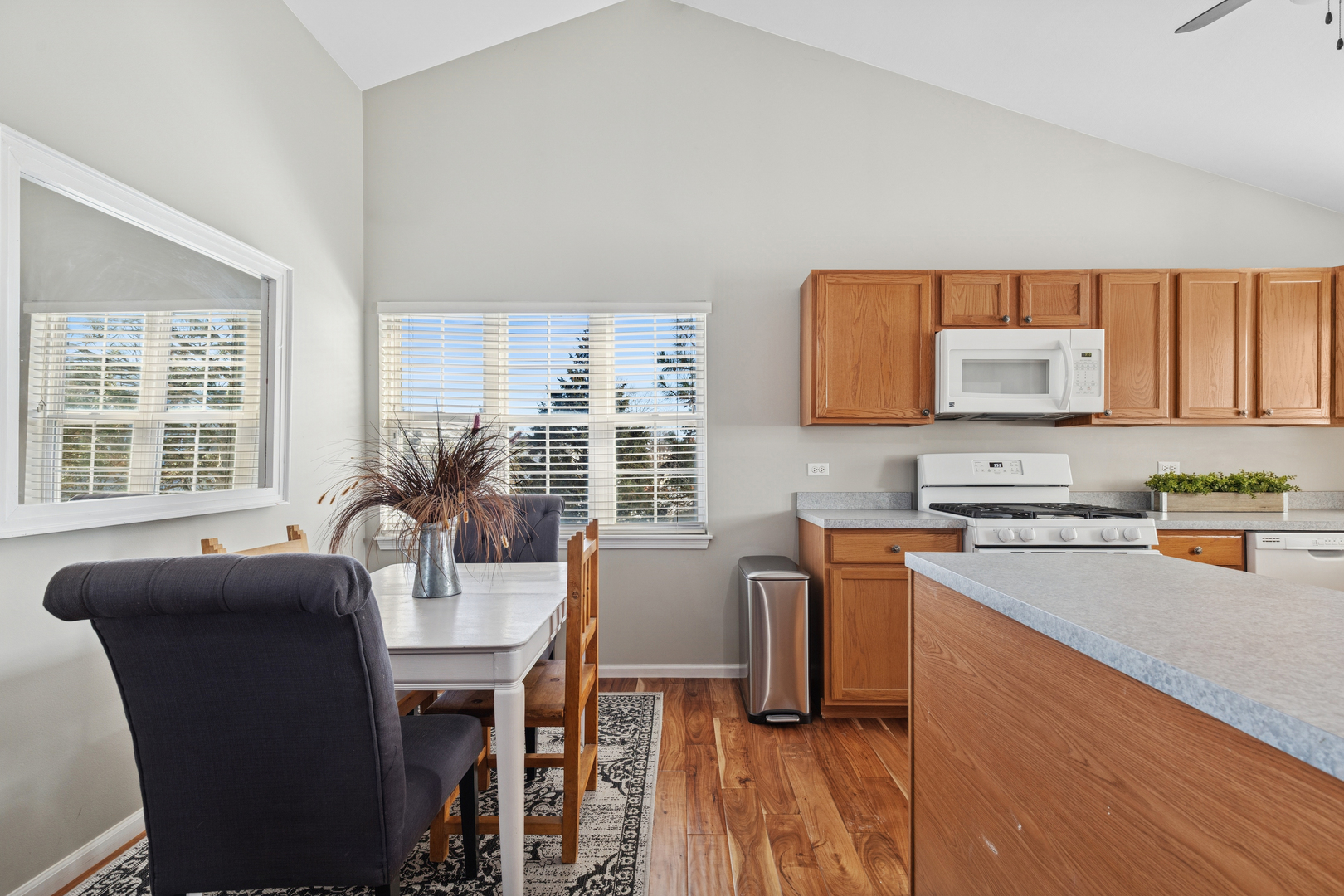 382 Crystal Ridge Drive, Unit 382 Crystal Lake, IL 60012 - Photo 7 of 20