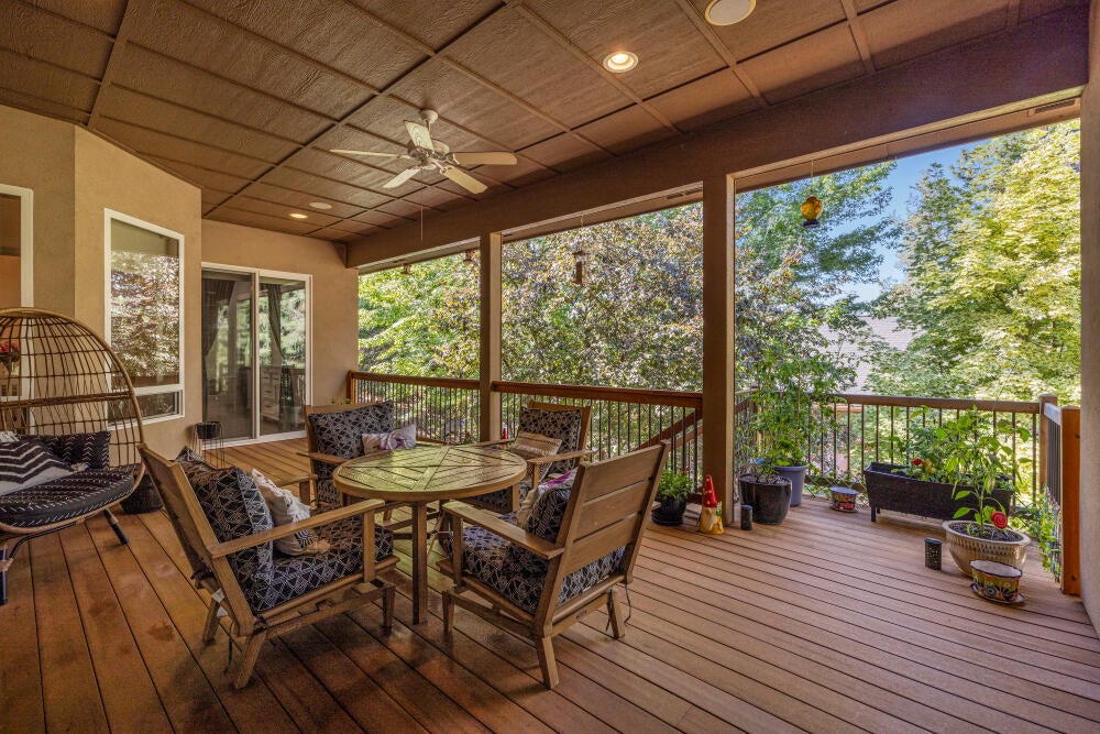 6246 Sanderling Road Klamath Falls, OR 97601 - Photo 22 of 61 covered deck