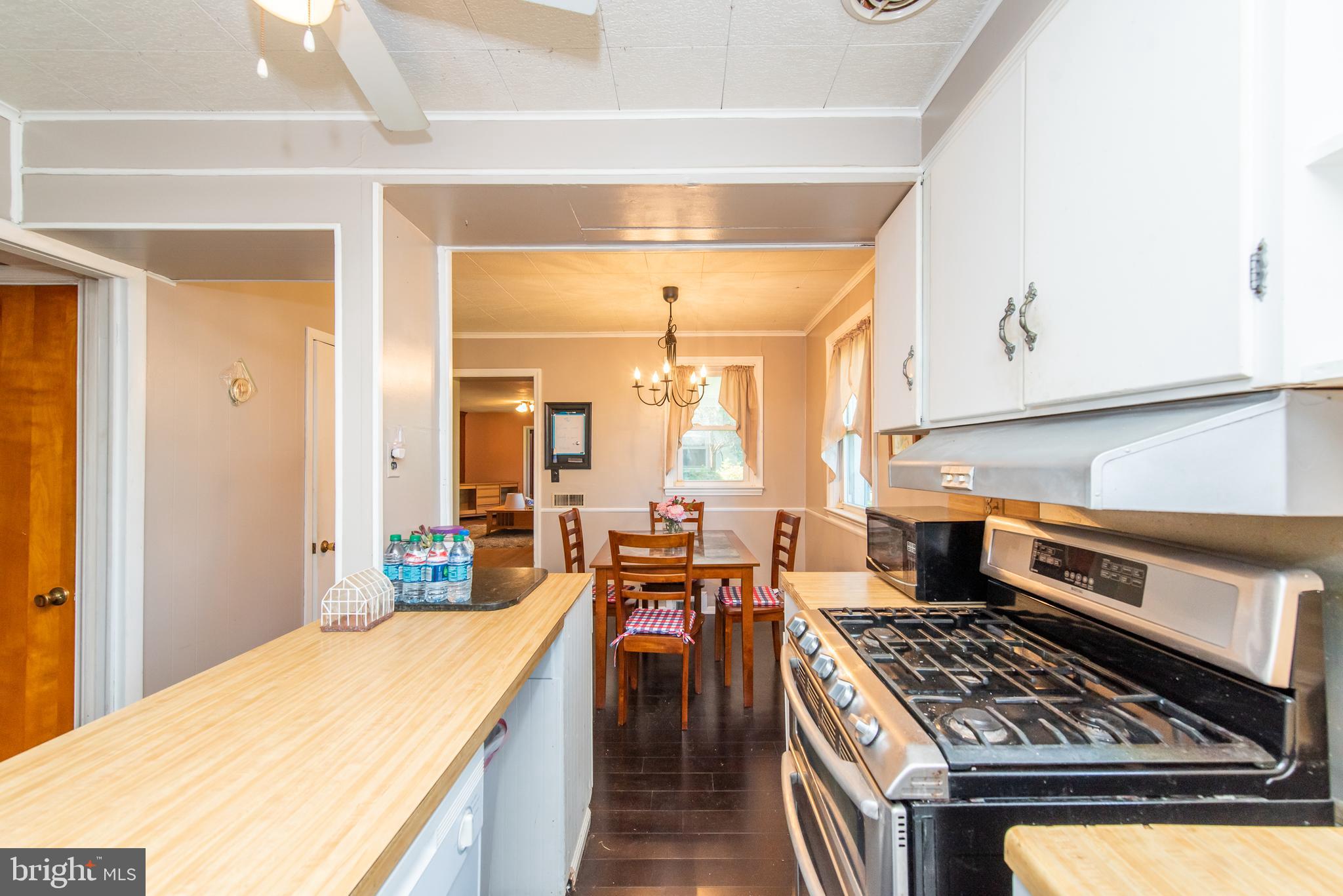 4318 Ridge Road Baltimore, MD 21236 - Photo 18 of 37 Kitchen
