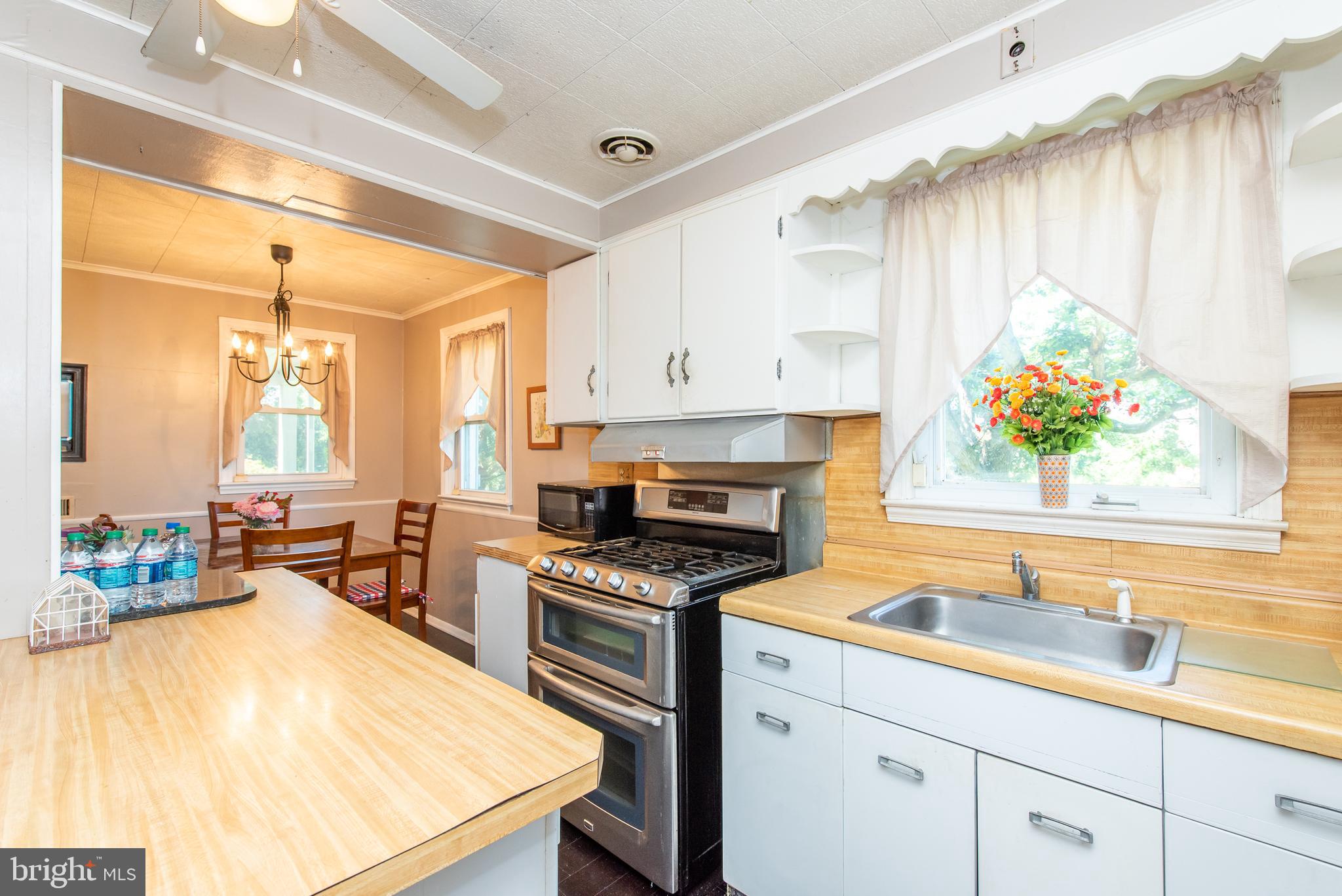 4318 Ridge Road Baltimore, MD 21236 - Photo 20 of 37 Kitchen