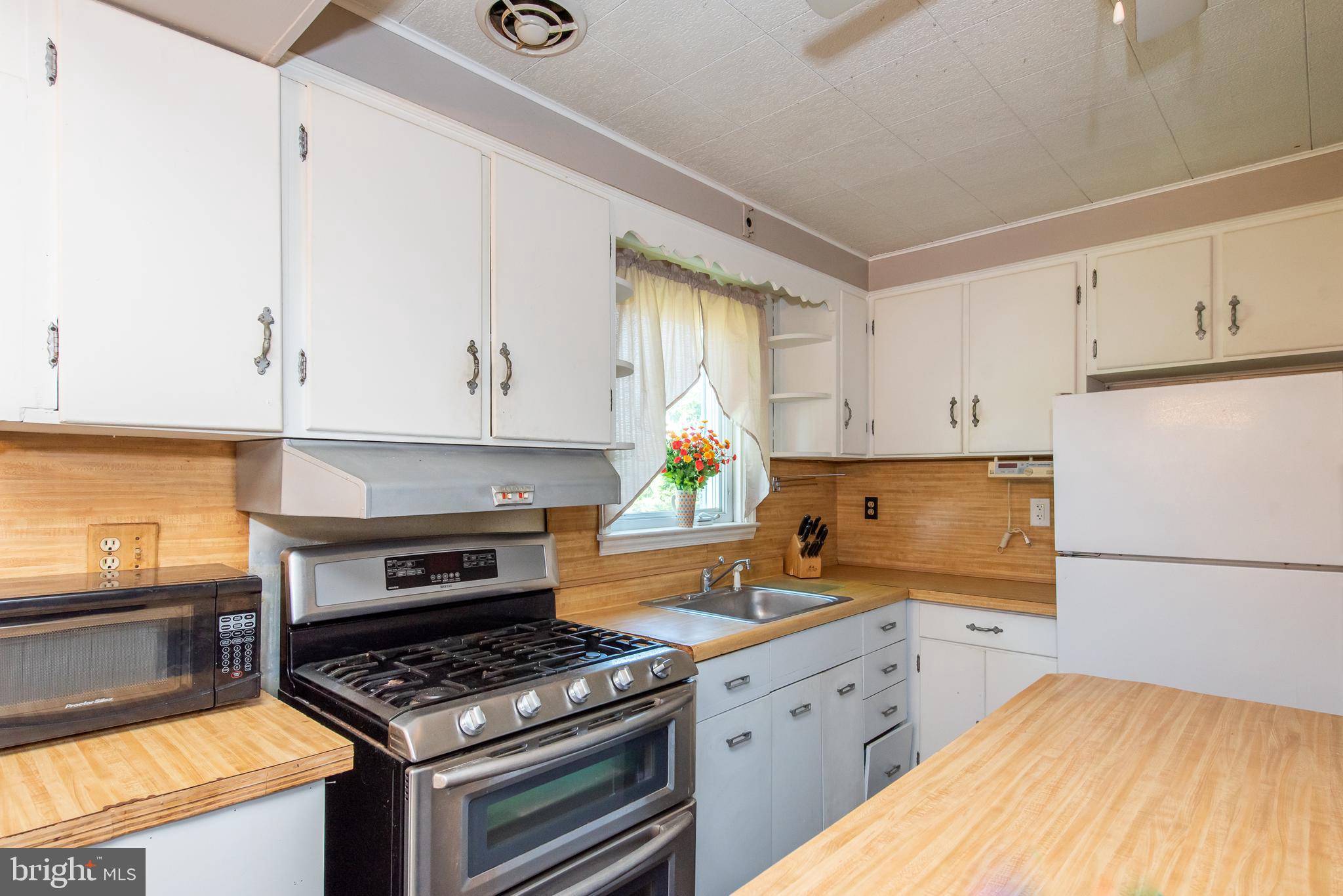4318 Ridge Road Baltimore, MD 21236 - Photo 21 of 37 Kitchen