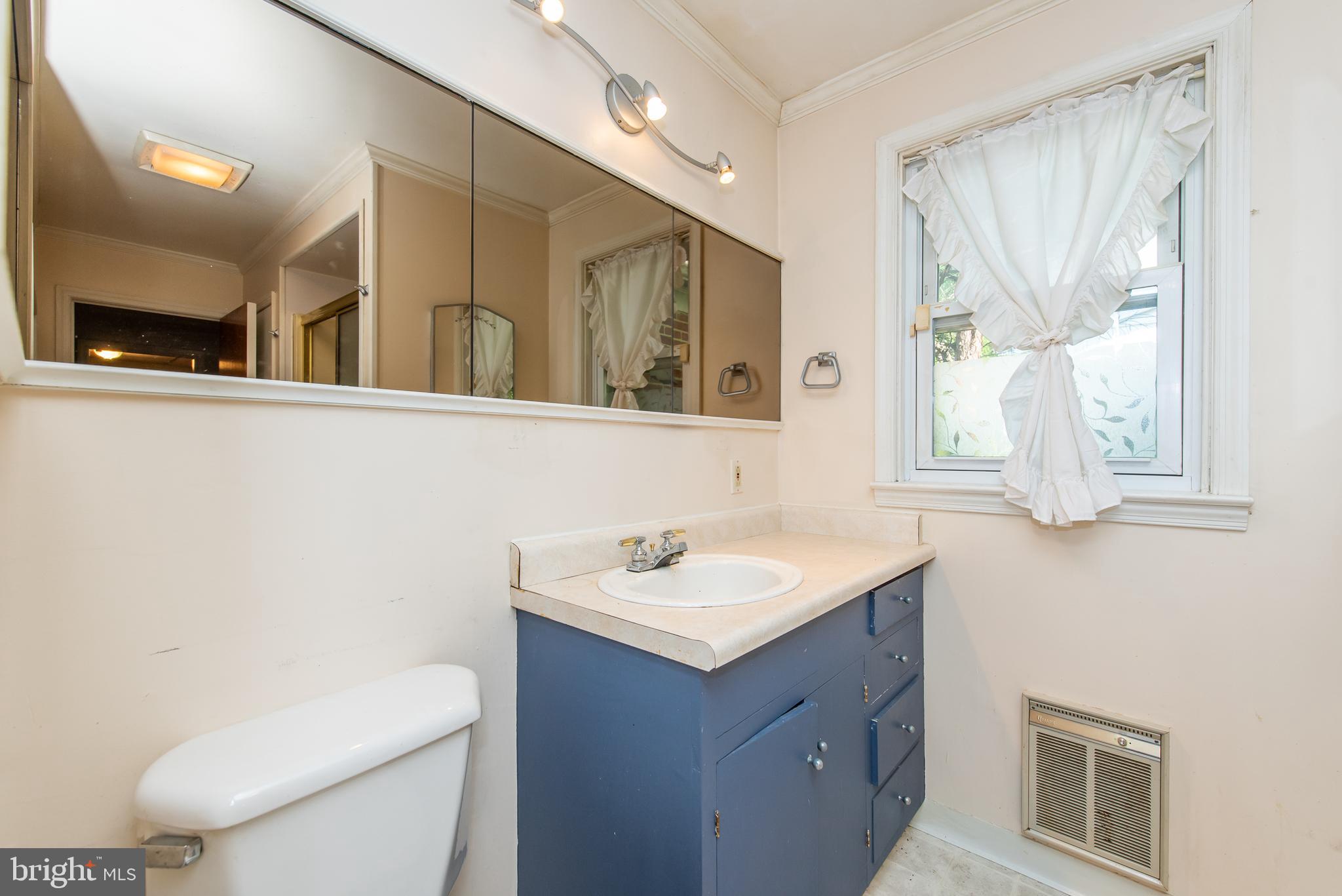 4318 Ridge Road Baltimore, MD 21236 - Photo 34 of 37 Bathroom 1