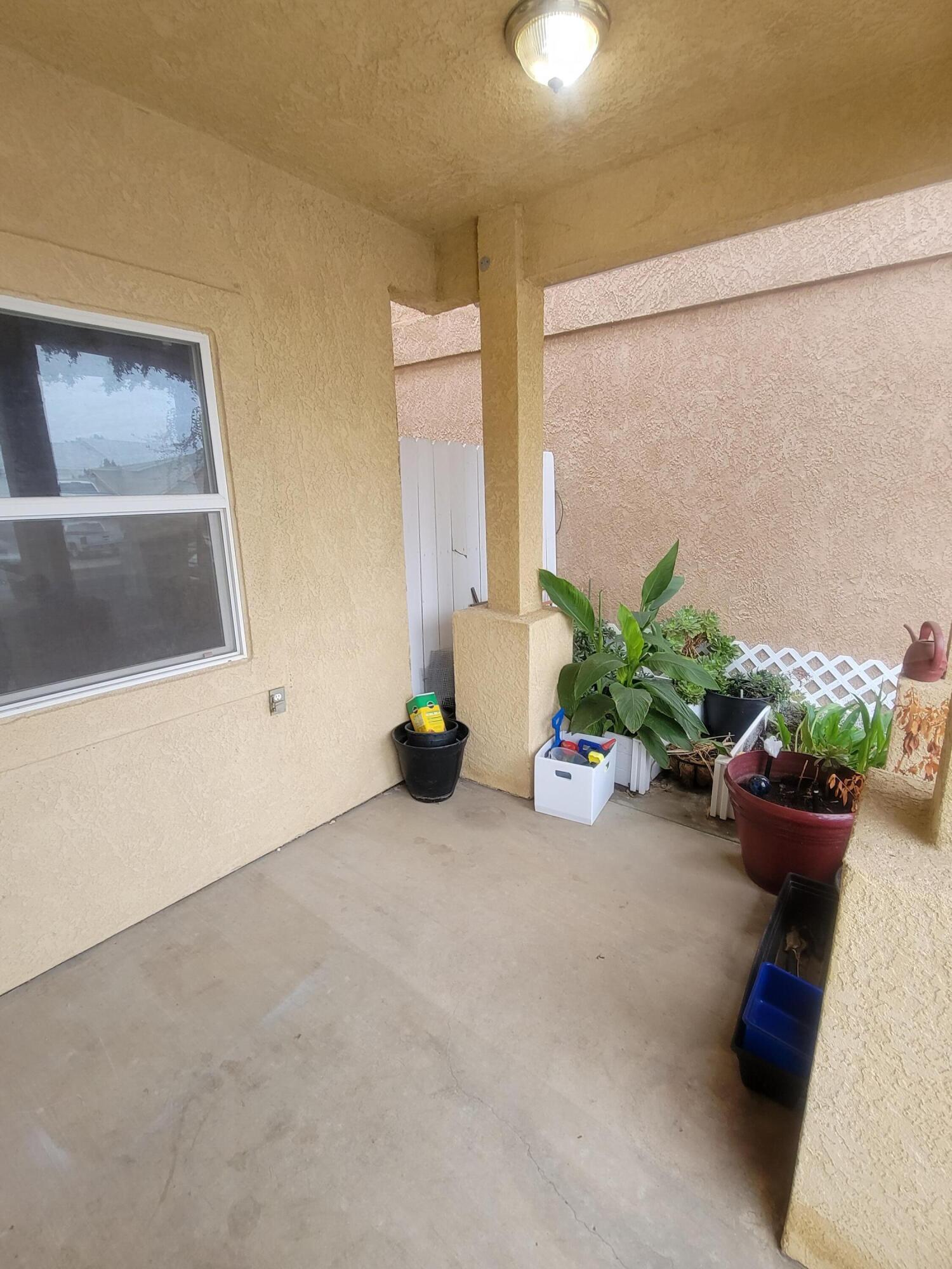 413 West Maple Street Exeter, CA 93221 - Photo 4 of 28 20211031_105004