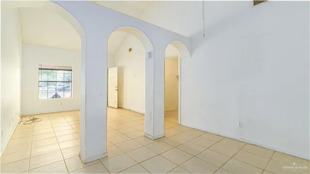 a view of entryway with white walls