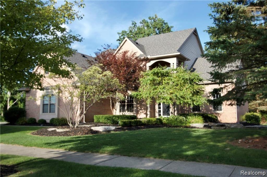 6627 Ridgewood Court Clarkston, MI 48348 - Photo 1 of 38