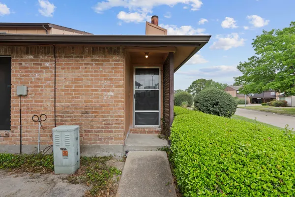 $1,350 | 7823 Bateman Lane, Unit 7823, Houston, TX 77088