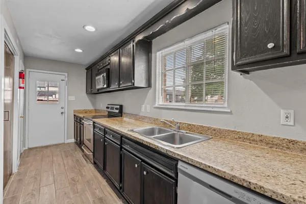$1,350 | 7823 Bateman Lane, Unit 7823, Houston, TX 77088