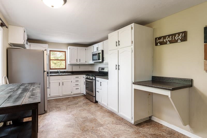 933 Gleasman Road Roscoe, IL 61073 - Photo 16 of 60 Gallery Image 16