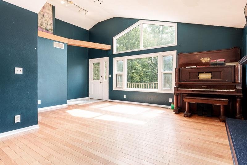 933 Gleasman Road Roscoe, IL 61073 - Photo 8 of 60 Gallery Image 8