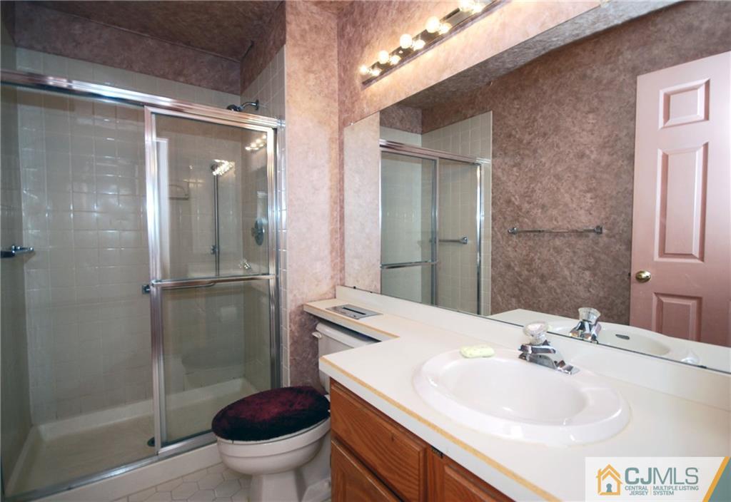 35 Winthrop Road Monroe Township, NJ 08831 - Photo 13 of 21 Gallery Image 13