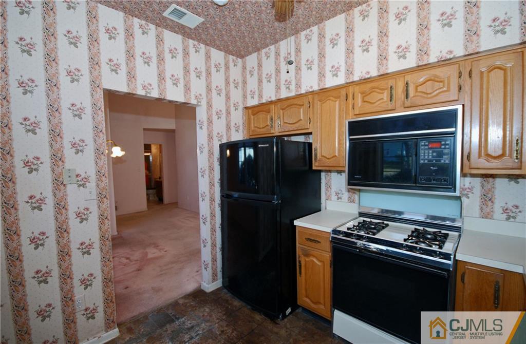 35 Winthrop Road Monroe Township, NJ 08831 - Photo 6 of 21 Gallery Image 6