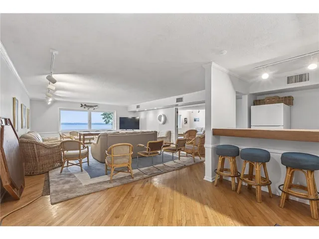 $145,000 | 4407 Wilshire Boulevard, Unit 204, Mound, MN 55364