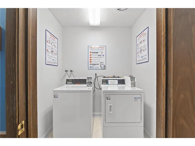 $145,000 | 4407 Wilshire Boulevard, Unit 204, Mound, MN 55364