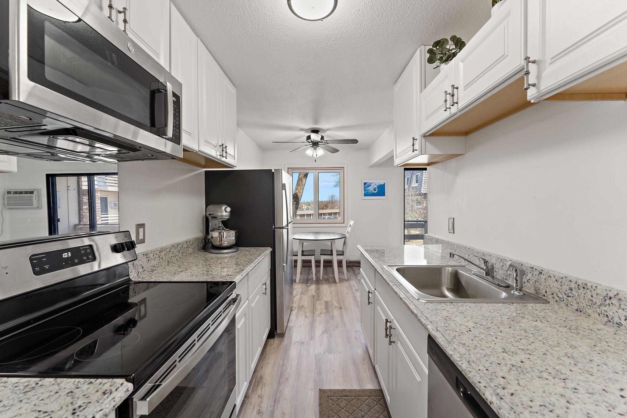 4407 Wilshire Boulevard, Unit 204 Mound, MN 55364 - Photo 5 of 22