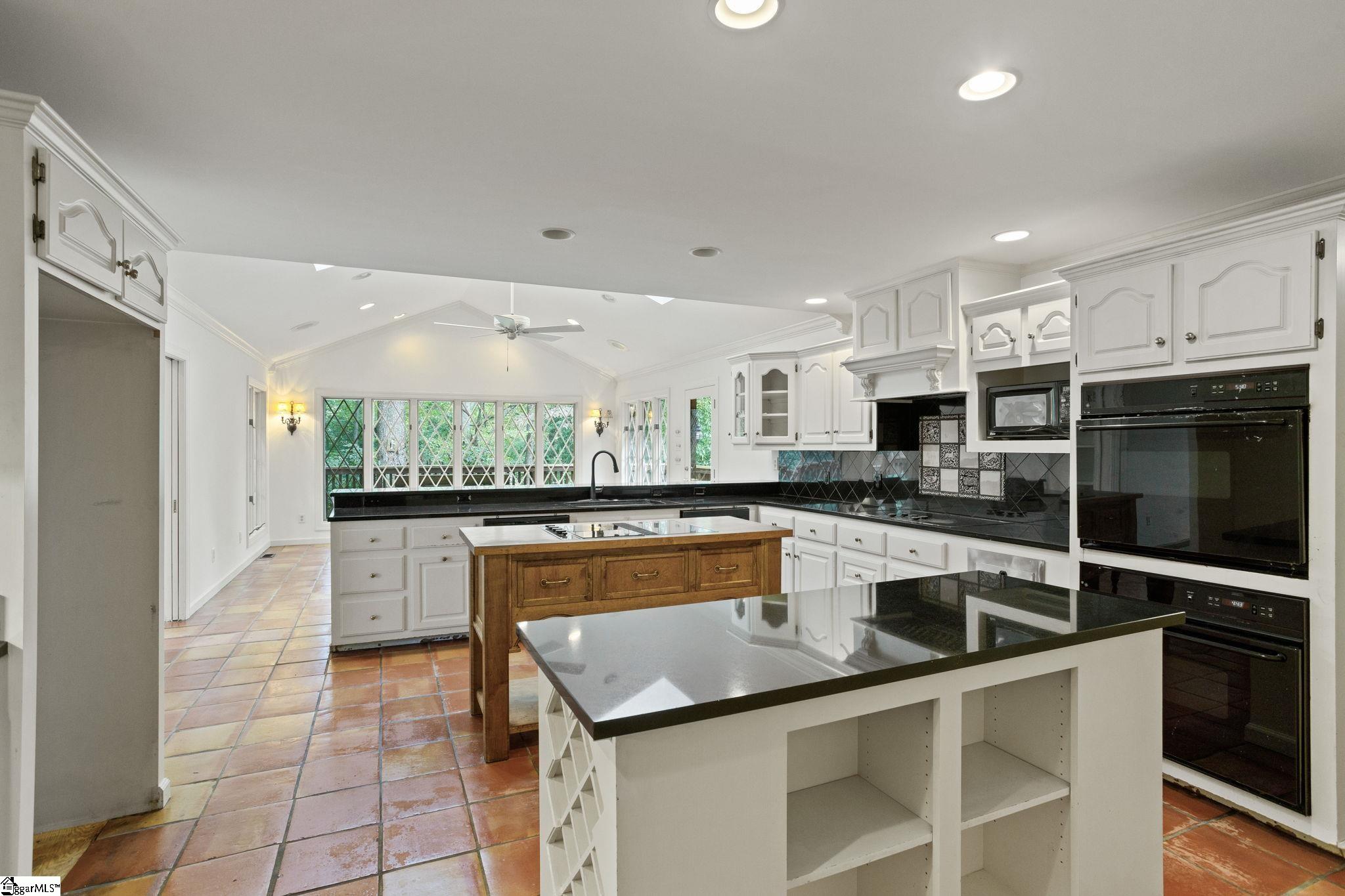 3 Parrish Court Greenville, SC 29607 - Photo 8 of 50 Gallery Image 8