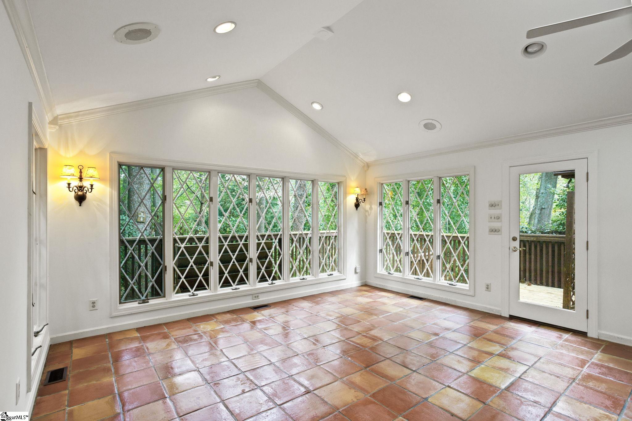 3 Parrish Court Greenville, SC 29607 - Photo 10 of 50 Gallery Image 10