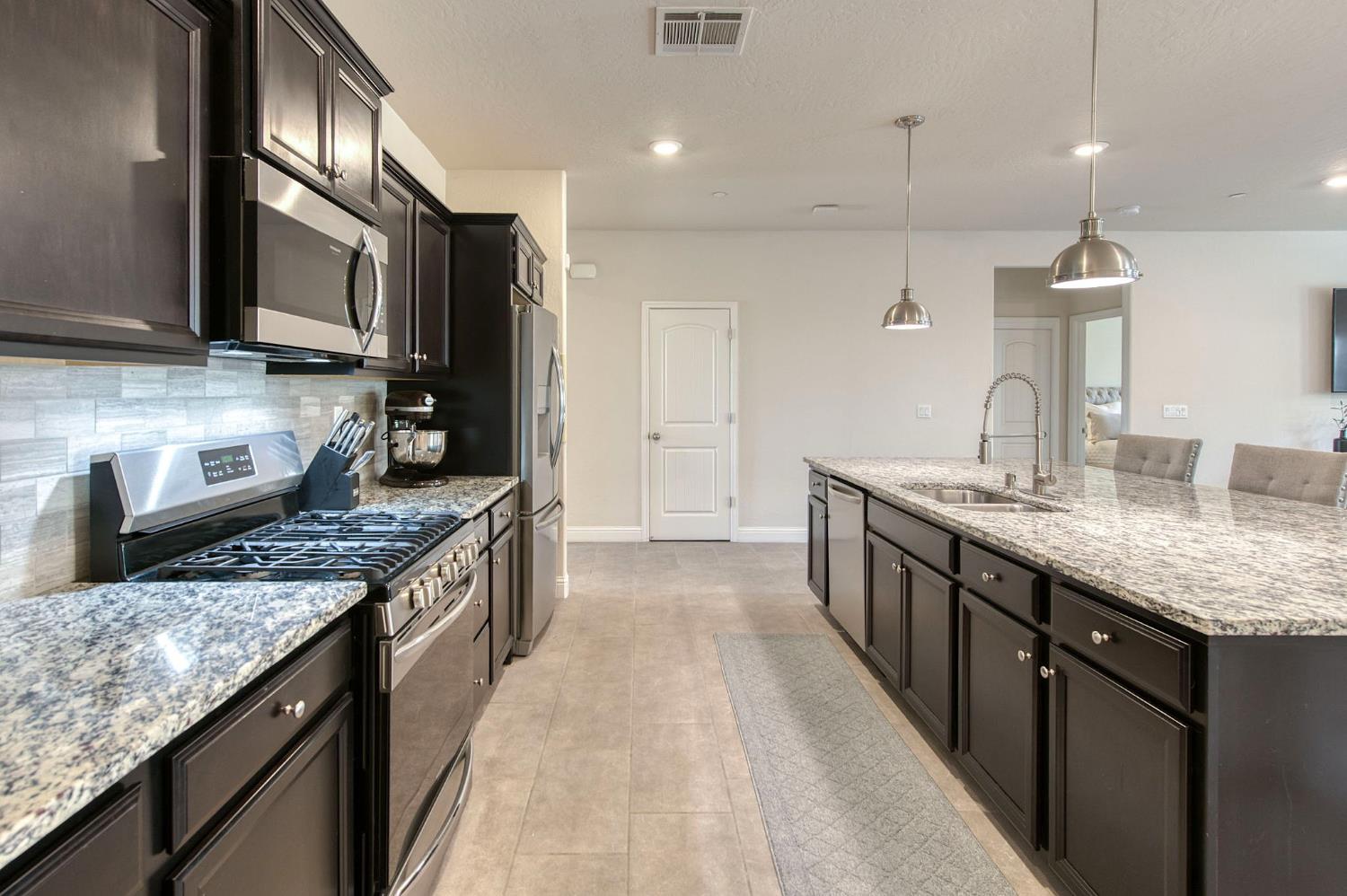 616 Expedition Way Madera, CA 93636 - Photo 17 of 66