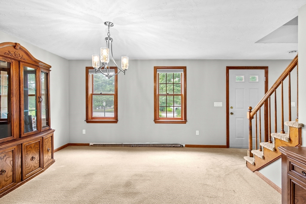 73 Raymond Road Plymouth, MA 02360 - Photo 7 of 37