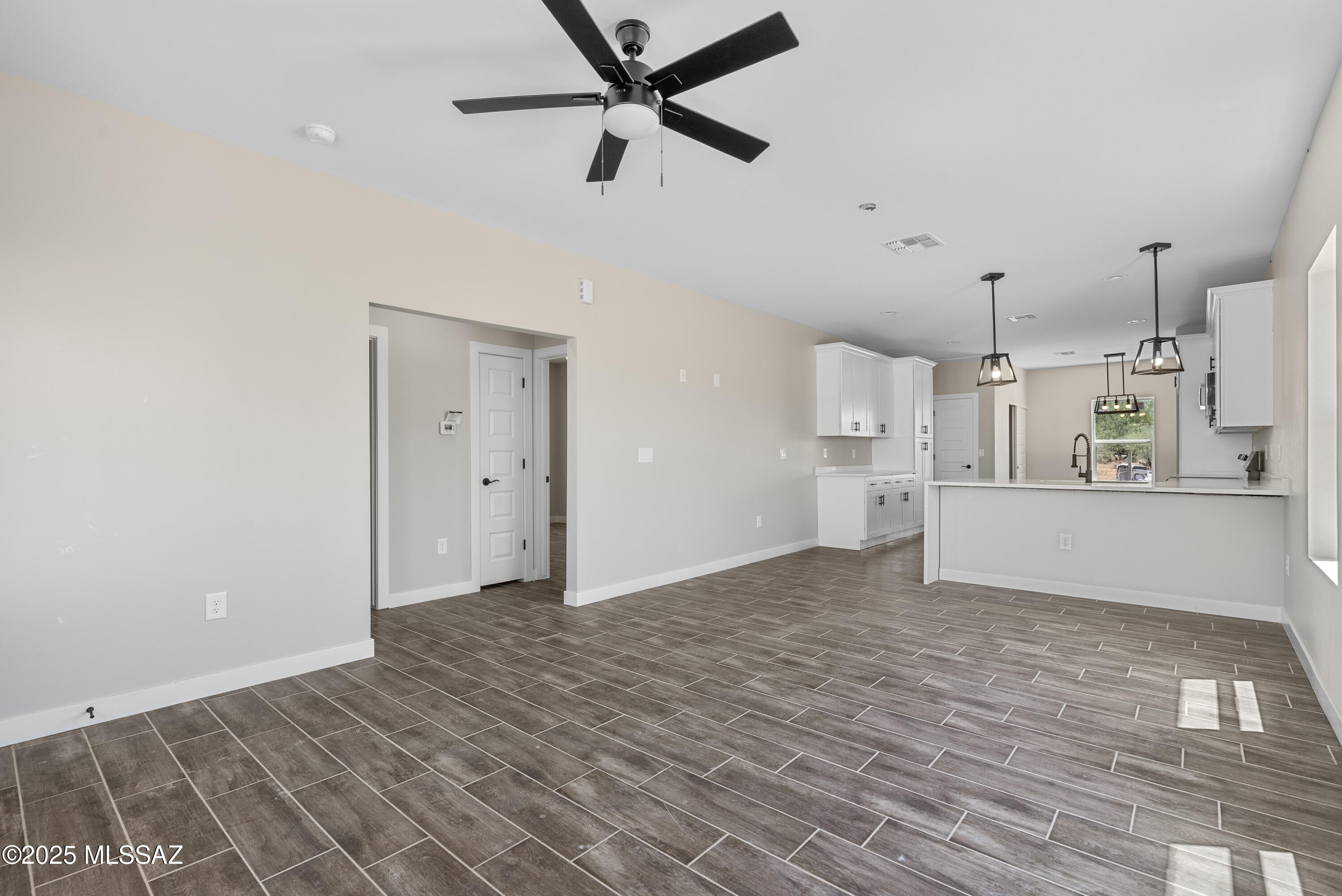 1843 La Paz Court Rio Rico, AZ 85648 - Photo 4 of 23