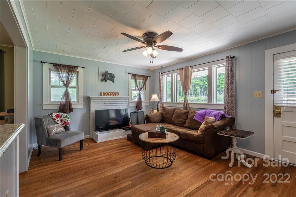 2190 Pine Ridge Avenue Morganton, NC 28655 - Photo 3 of 13 Gallery Image 3