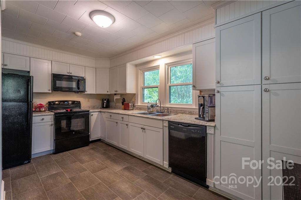 2190 Pine Ridge Avenue Morganton, NC 28655 - Photo 5 of 13 Gallery Image 5