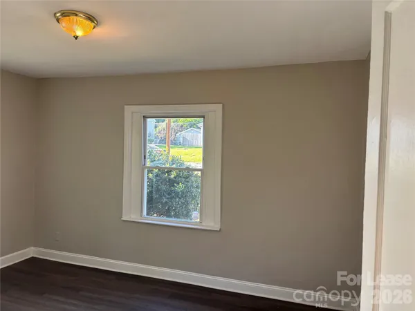 $1,800 | 2565 Brentwood Place, Charlotte, NC 28208