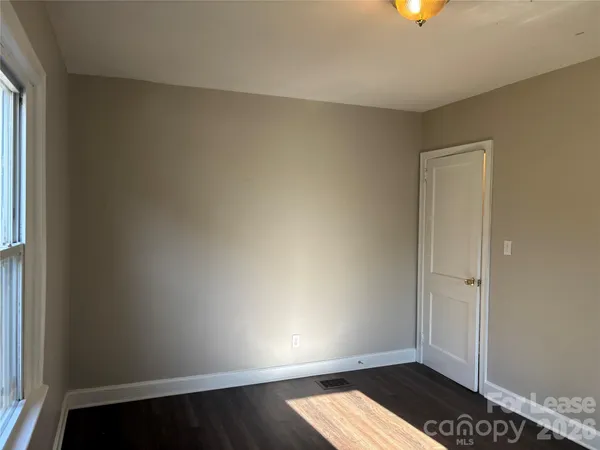 $1,800 | 2565 Brentwood Place, Charlotte, NC 28208