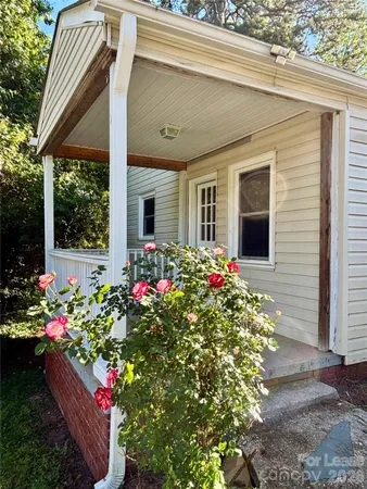 $1,800 | 2565 Brentwood Place, Charlotte, NC 28208
